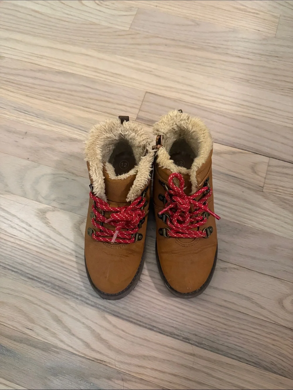 Cat and Jack Kids Tan Fleece-Lined Winter Boots with Red Laces